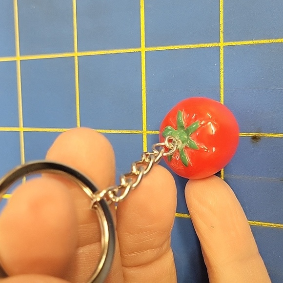 Tomato Silver Tone 1" Ring Keychain - Picture 4 of 4